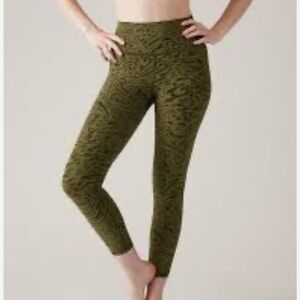 Athleta Transcend 7/8 tights, green, size large